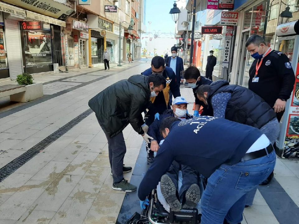 Sokağa çıktı baygınlık geçirdi
