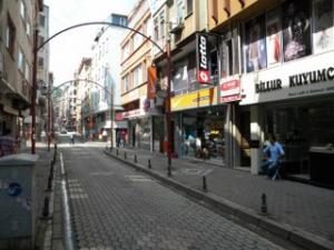 ESNAFLAR ZOR GÜNLER GEÇİRİYOR