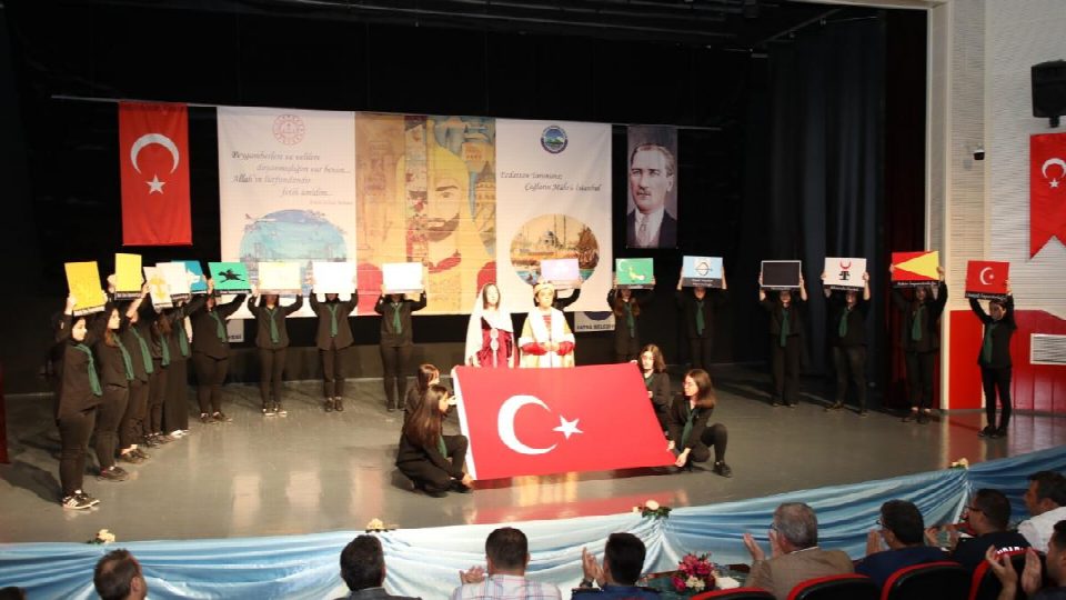 Fatsa Mesleki ve Teknik Anadolu Lisesi organizasyonunda İstanbul'un Fethinin 569. yılı kutlandı