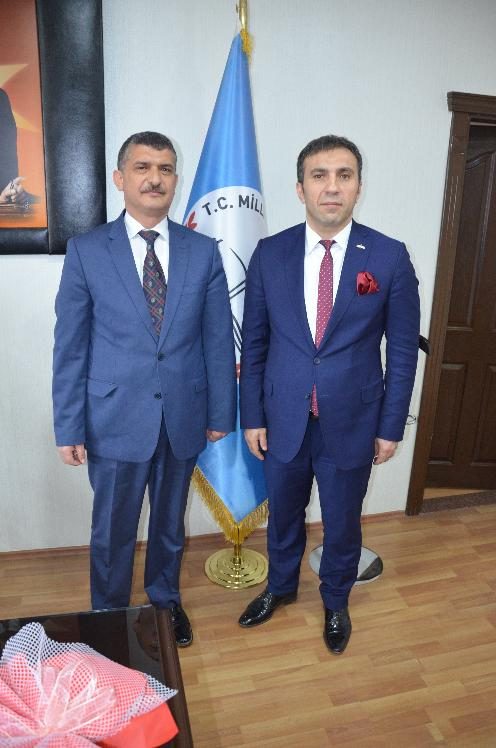 Cinoğlu gitti, Atinkaya geldi