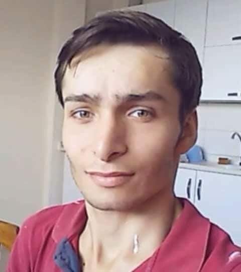 Liseli genç, kalbine yenik düştü