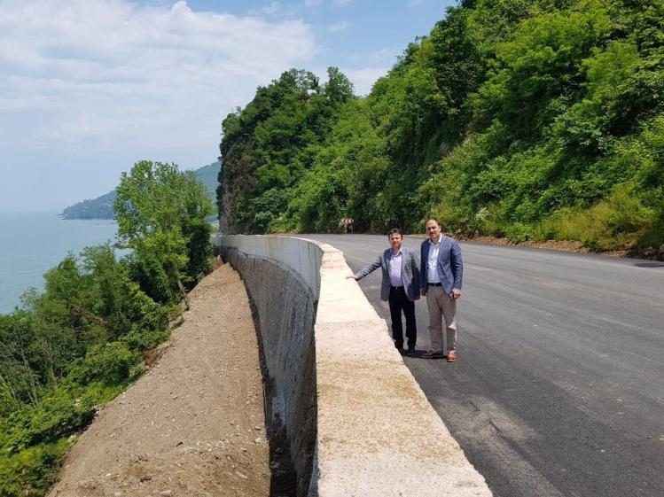 Sahil yolu trafiğe açıldı