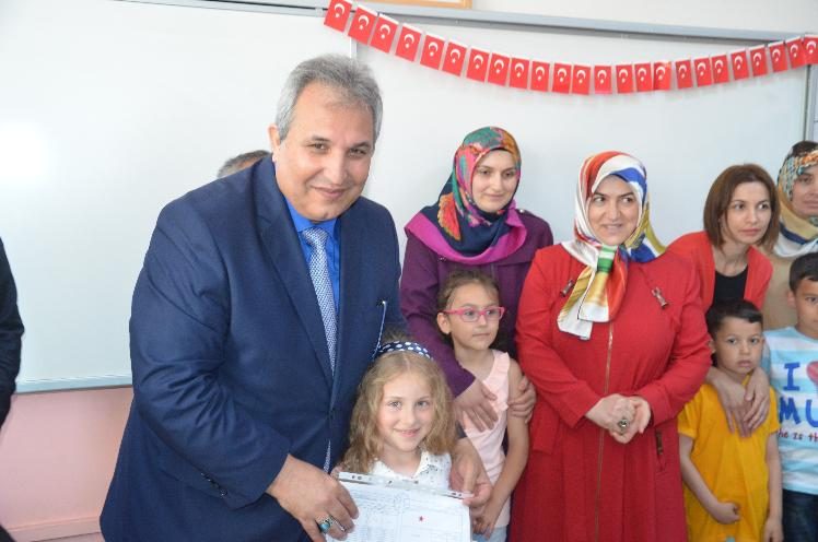 22 bin 235 öğrenci karne aldı