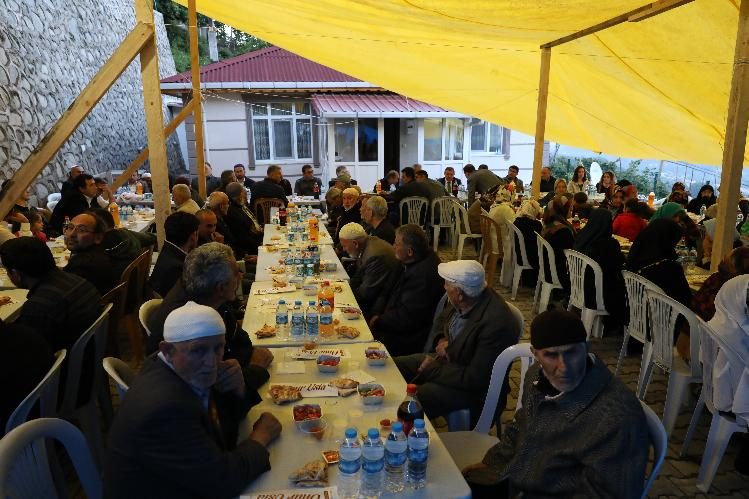 Karadeniz sahil yolu’nda trafik yoğunluğu yaşandı