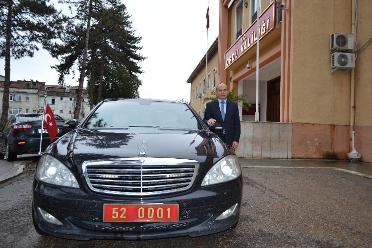 28 yılda 12 valiye şoförlük yaptı