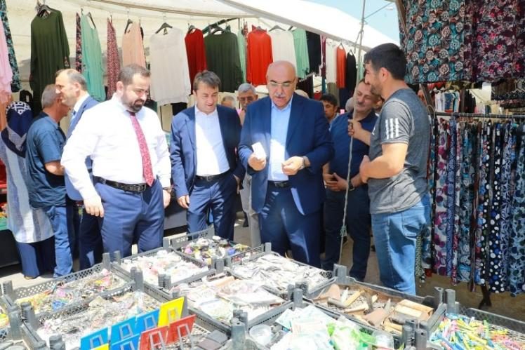 Milletvekili Yediyıldız pazar yerini gezdi