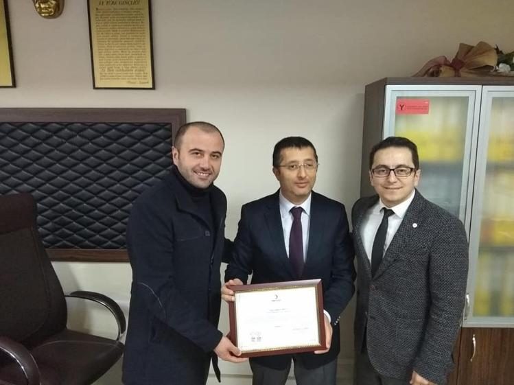 Kızılay'dan okula teşekkür belgesi