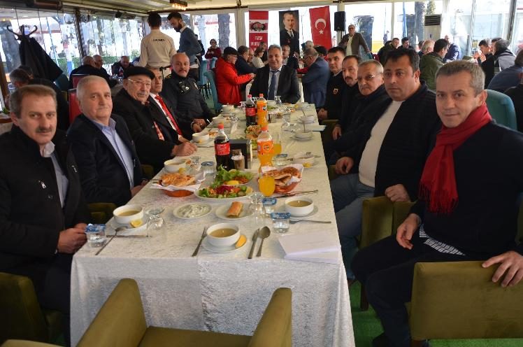 Fatsalı muhtarlar veda yemeği