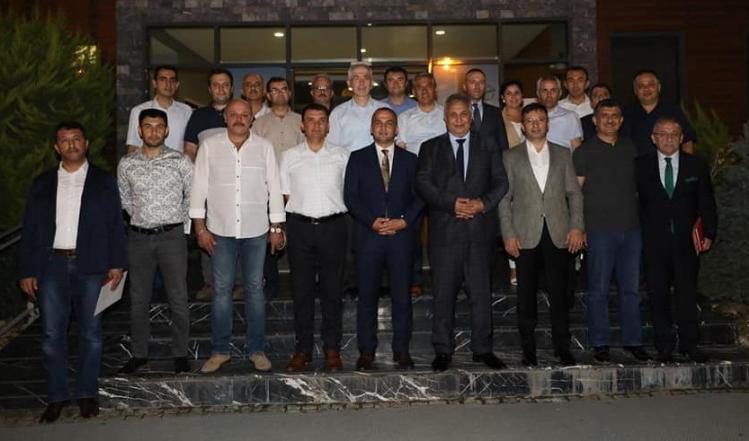 Tayini çıkan müdür ve komutanlar için veda yemeği
