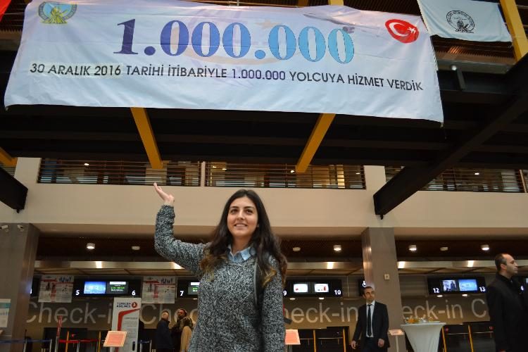 ORDU-GİRESUN HAVALİMANINDA ‘1 MİLYONUNCU YOLCU’ HEYECANI