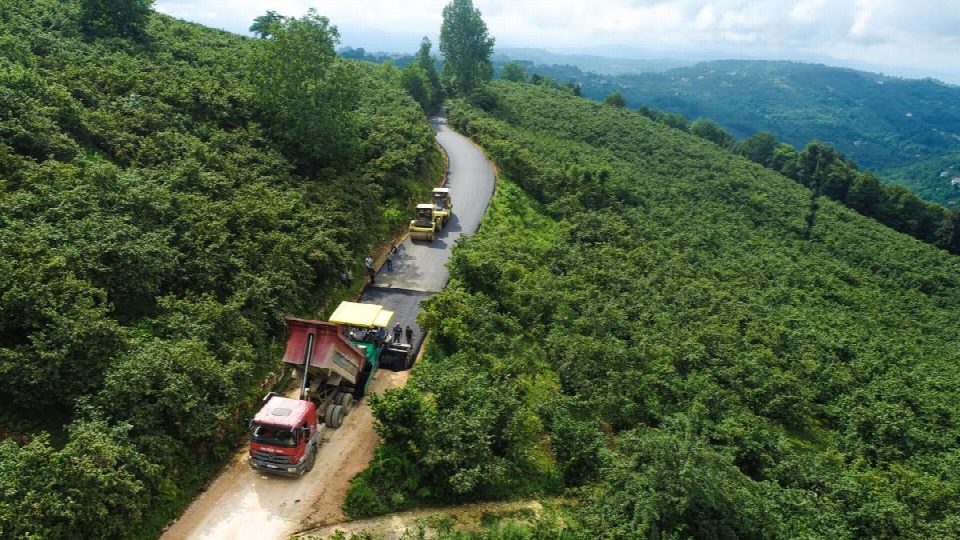 Kırsal mahallelerin yol kalitesi artıyor