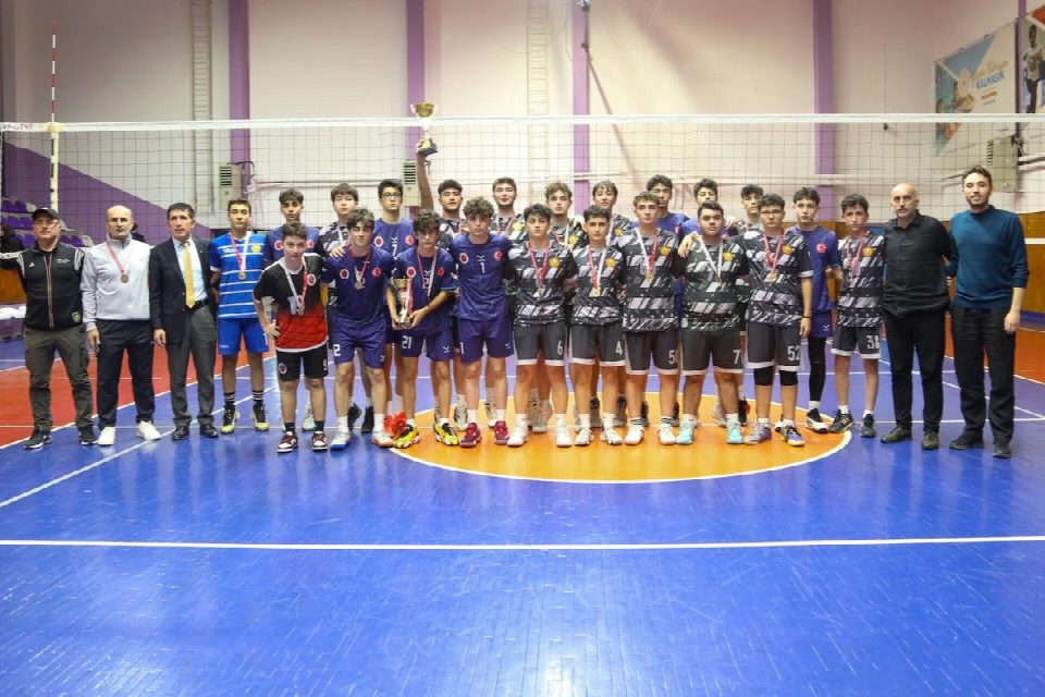 Okul sporları voleybol genç erkekler il birinciliği şampiyonu belli oldu