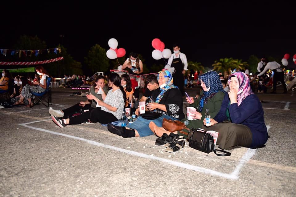“Arabalı sinema” etkinliği “minderli açık hava sineması” ile son buldu