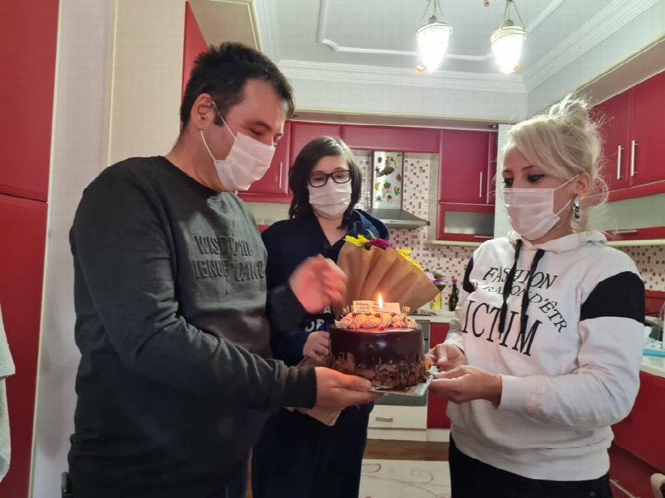 Vali Sonel’den Öğretmenler Günü’nde öğretmenlere doğum günü sürprizi