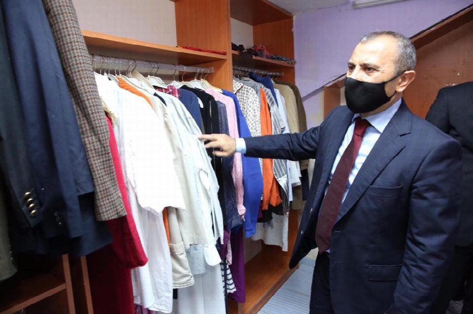 Vali Sonel, sosyal market’te incelemede bulundu