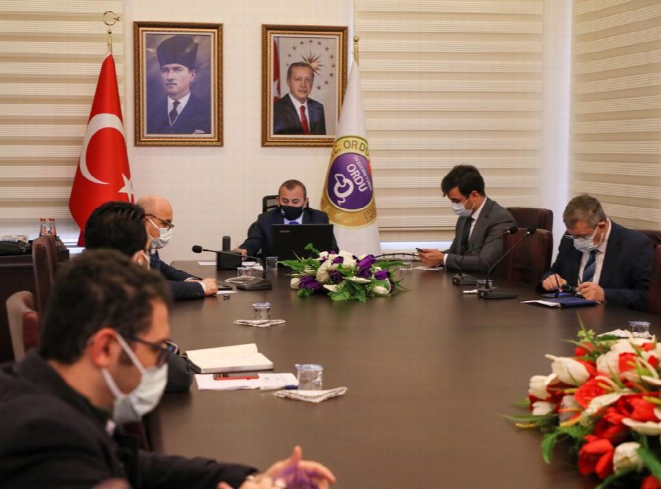Vali Sonel, "Rehavete kapılmadan Covid-19 salgını ile mücadelemizi sürdüreceğiz"