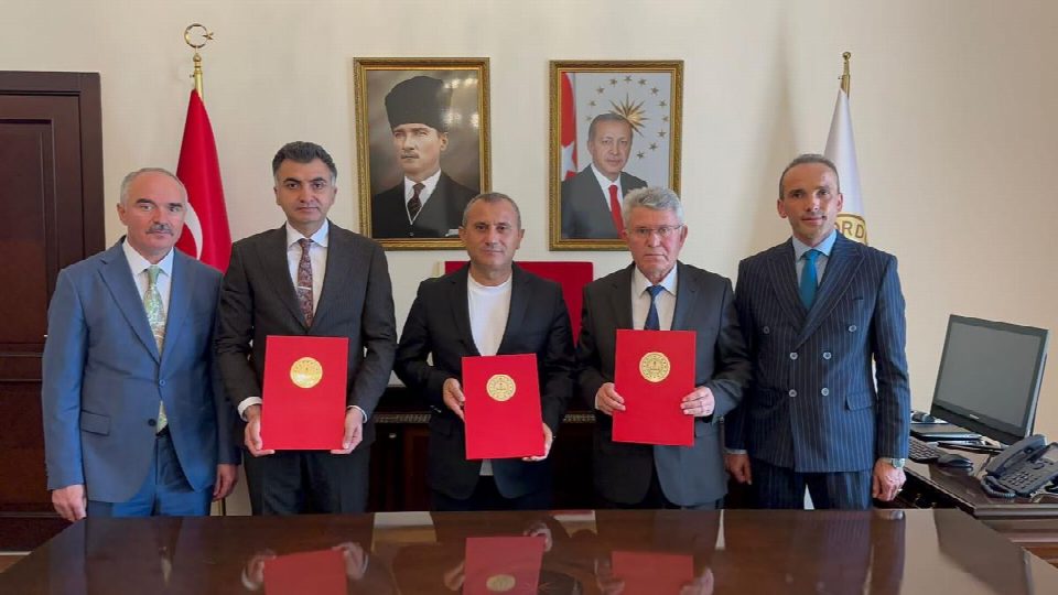 Hayırseverlerin eğitime katkısı sürüyor