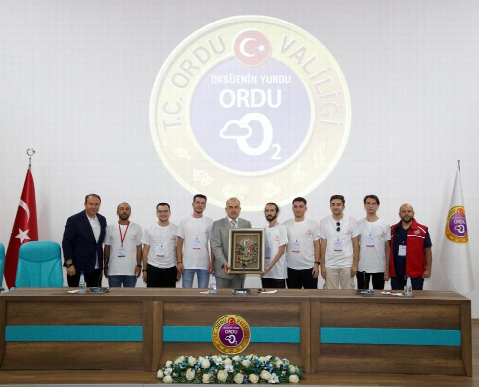 Kayserili öğrenciler, Vali Erol’u ziyaret etti