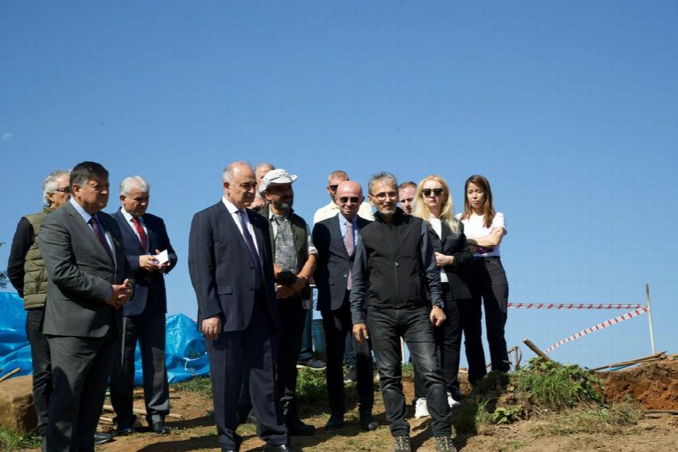 Vali Erol, Antik Kurul Kalesi’nde devam eden kazı çalışmalarını inceledi