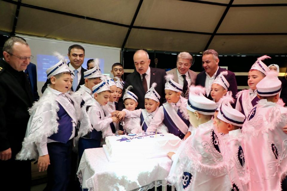 VALİ EROL, SÜNNET ŞÖLENİ’NE KATILDI