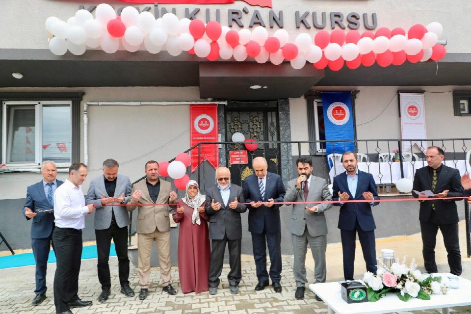 Vali Erol, Kur’an Kursu ve Üniversite Evi’nin açılış programına katıldı