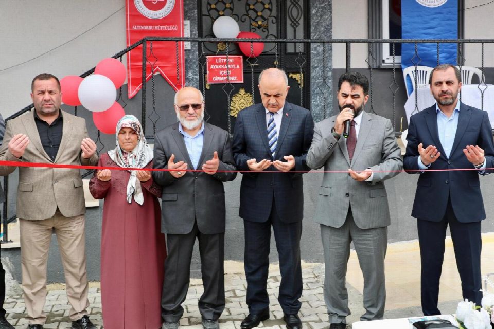 Vali Erol, Kur’an Kursu ve Üniversite Evi’nin açılış programına katıldı