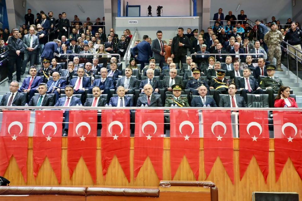 Cumhuriyet bayramı törenlerle kutlandı