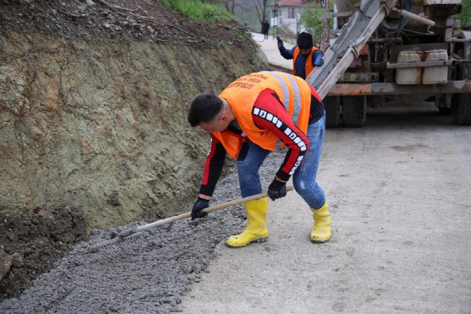 Konforlu beton yolların v kanal çalışması başladı
