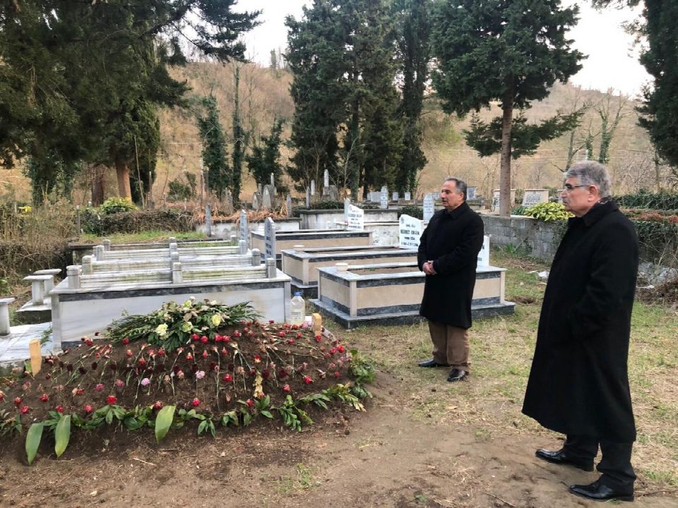ESKİ BAKAN İDRİS NAİM ŞAHİN'DEN VEFA