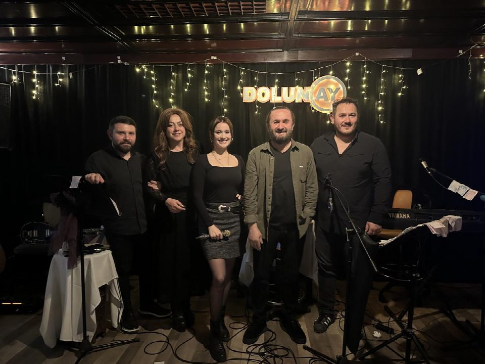 Sanatçı Elif Kaya Fatsa’ya geldi