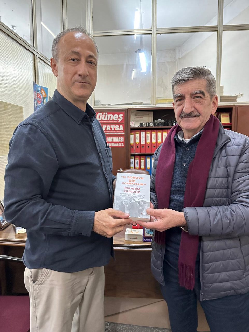 “O soruyu biz sormayalım” ekranın arkası” adlı kitabı çıktı