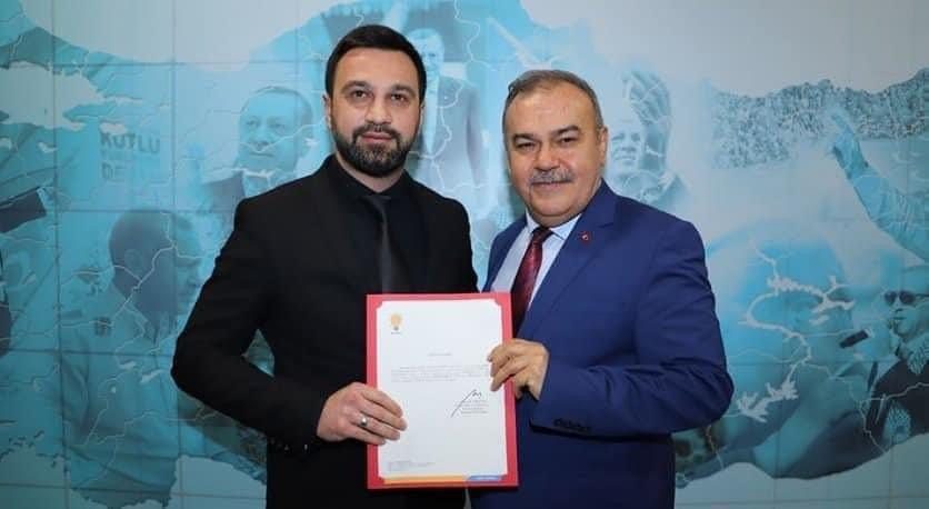 Tomakin gitti, Altaş geldi