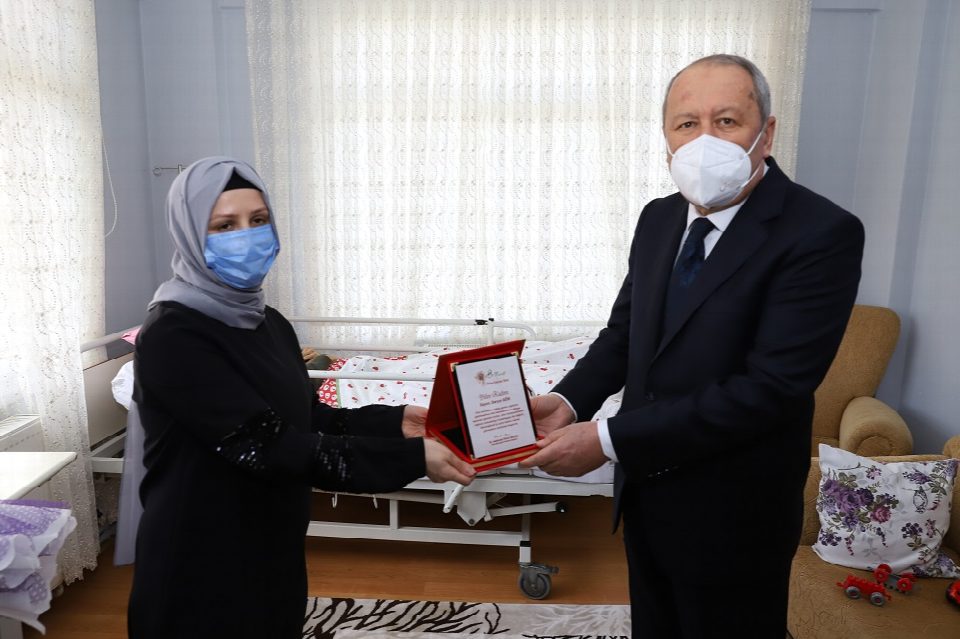 Yılın annesi derya gök