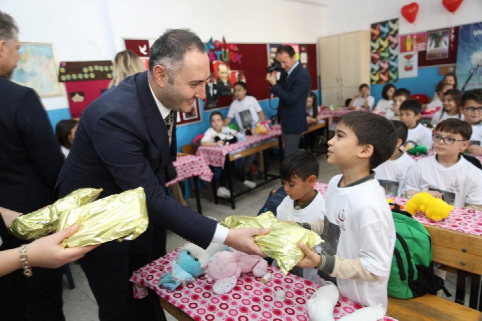 DUMLUPINAR İLKOKULUNDA OYUNCAĞIM BÜYÜSÜN PROJESİ