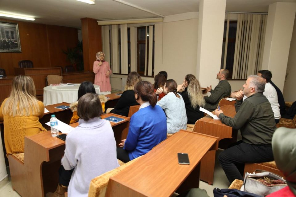 FATSA BELEDİYESİ PERSONELLERİ İŞARET DİLİ ÖĞRENİYOR