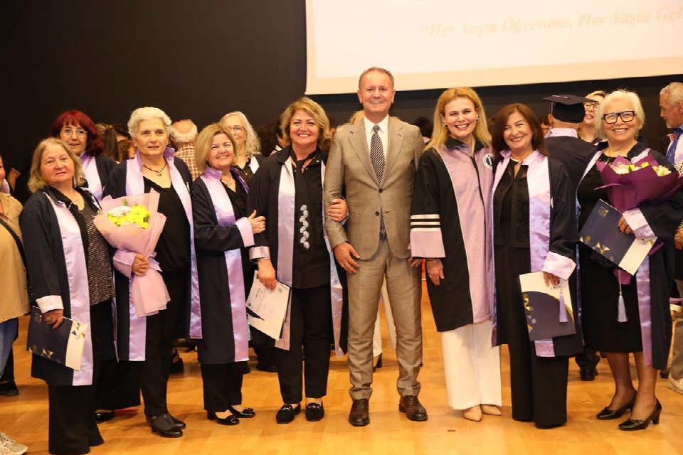 3. Yaş üniversitesi ilk mezunlarını verdi