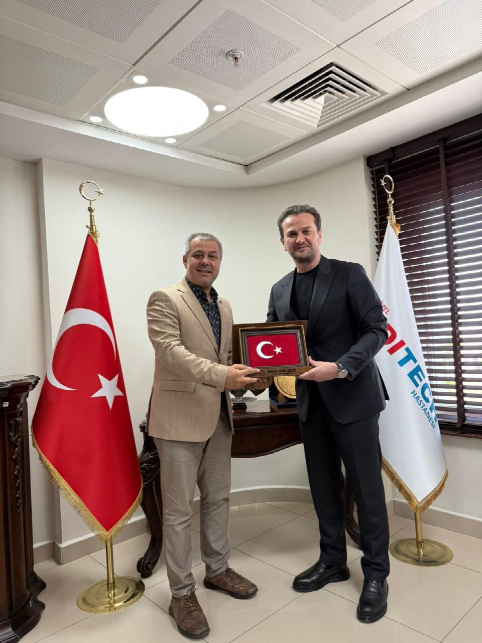 BEM-BİR-SEN Ordu İl Başkanı Rahmi Çakar’dan Mediteck Hastanesi Yönetim Kurulu Başkanı Yasin Sarıçiçek’e Hayırlı Olsun Ziyareti