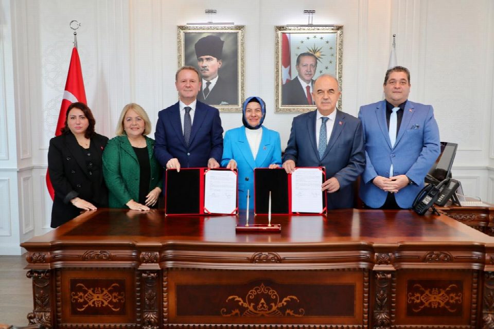 Muhtar eğitim programı protokolü imzalandı