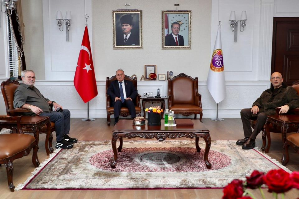 İş insanları Vali Erol'u ziyaret etti