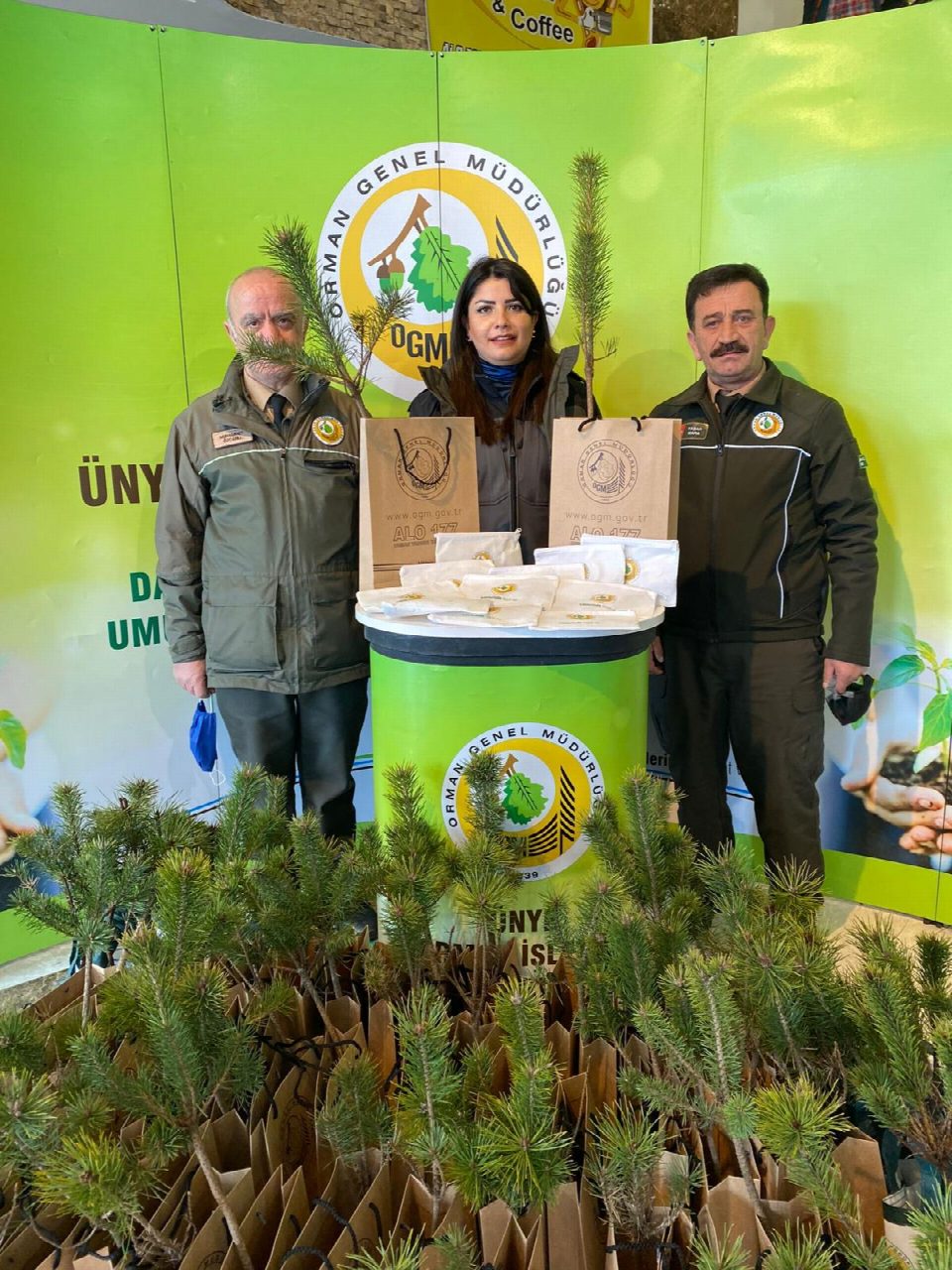Orman haftasında fidan dağıttılar