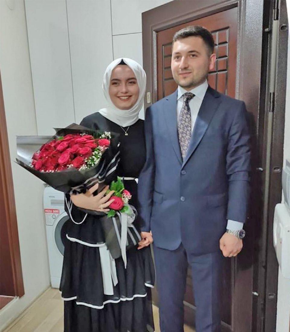 Evlilik yolunda ilk adımı attılar...