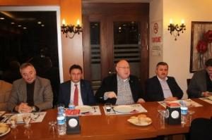 ŞENER: ŞU AN Kİ, ANAYASA MİLLETİN AYAĞINA PRANGADIR