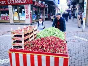Pazar Yeri Yaz Sebzeleriyle Renklendi