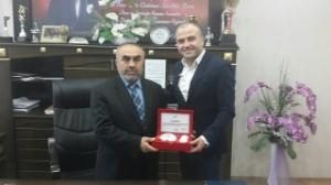 KIZILAY'DAN DESTEĞE PLAKET