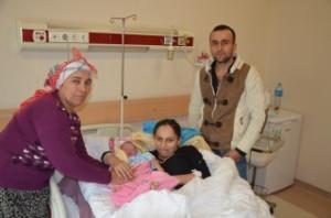 2015'İN İLK BEBEĞİ MUHAMMET OLDU