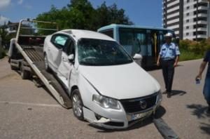 TRAFİK KAZASI: 3 YARALI