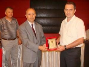 MÜDÜR AKAR UĞURLANDI