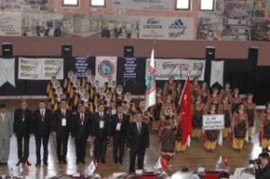 KULÜPLER ARASI HALK OYUNLARI GRUP YARIŞMASI FATSADA YAPILDI