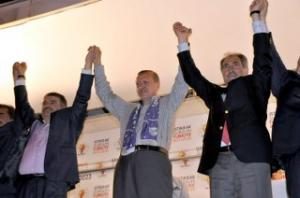 BAŞBAKAN ERDOĞAN : BİZ İFTİRALARLA DEĞİL ESERLERİMİZLE HUZURUNUZDAYIZ