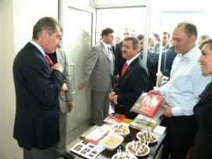 BAKAN GÜNAY MEYVELİ FINDIK ŞEKERİNİ ÇOK BEĞENDİ